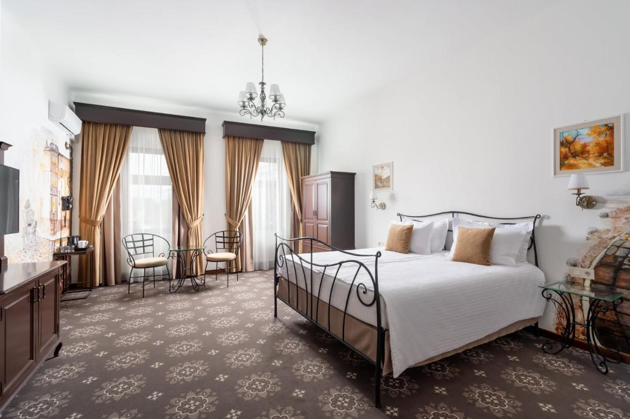 Hotel Leul De Aur เซเบช ภายนอก รูปภาพ
