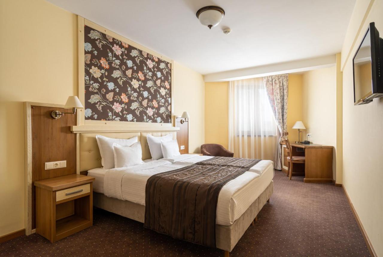 Hotel Leul De Aur เซเบช ภายนอก รูปภาพ