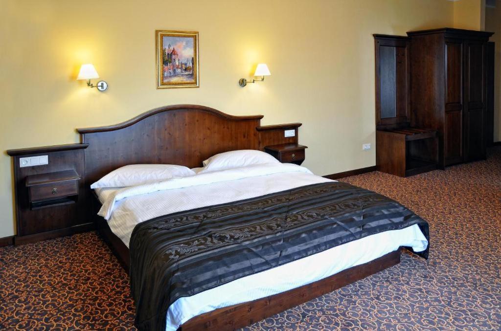 Hotel Leul De Aur เซเบช ภายนอก รูปภาพ
