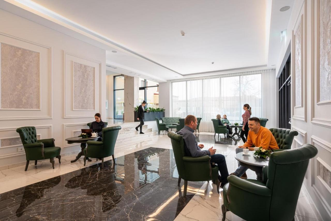 Hotel Leul De Aur เซเบช ภายนอก รูปภาพ